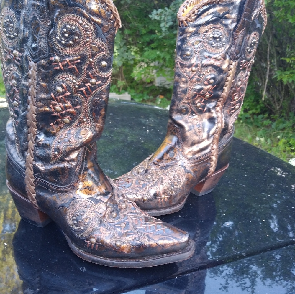 Exquisite Cowboy Boots